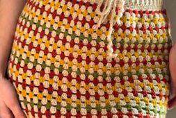 crochet-ribbed-mini-skirt-free-pattern