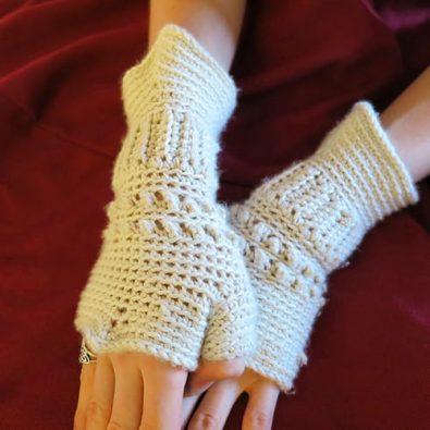 heroes-free-fingerless-crochet-gloves-easy-pattern