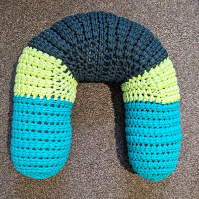 lovely-crochet-lap-pillow-free-pattern