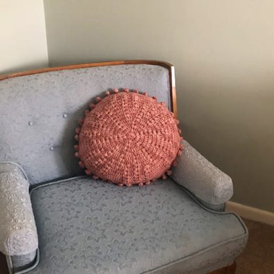 puff-stitch-round-crochet-pillow-pattern-free