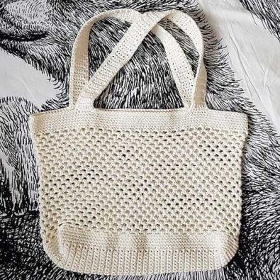 white-mesh-crochet-farmers-market-bag-free-pattern