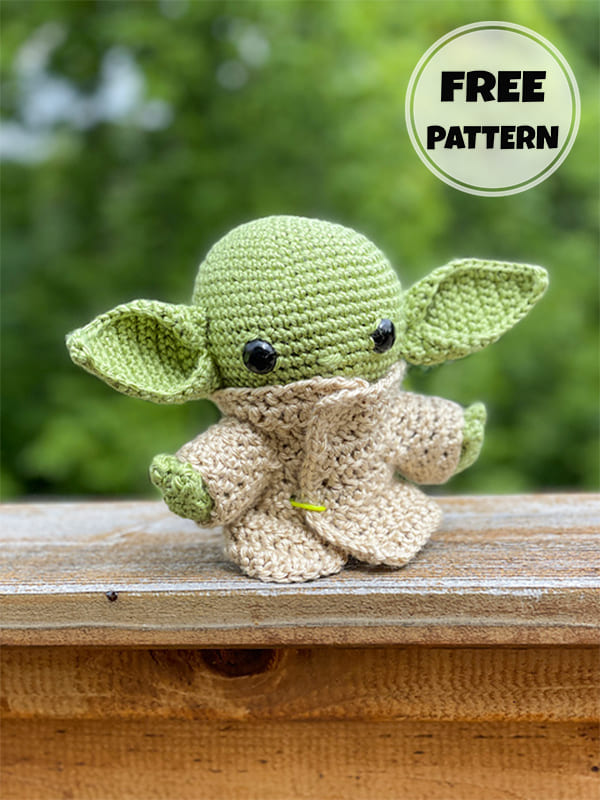 baby yoda crochet pattern (2)