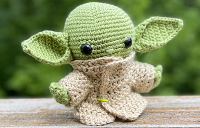 free-pdf-amigurumi-baby-yoda-crochet-pattern