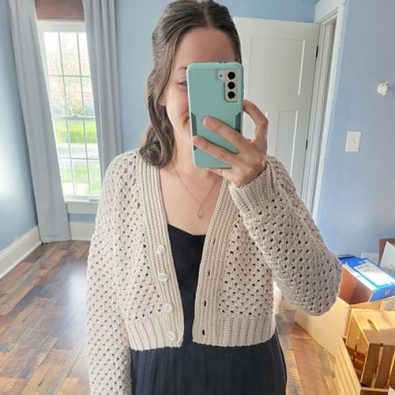 button-v-neck-crochet-cropped-cardigan-free-pattern