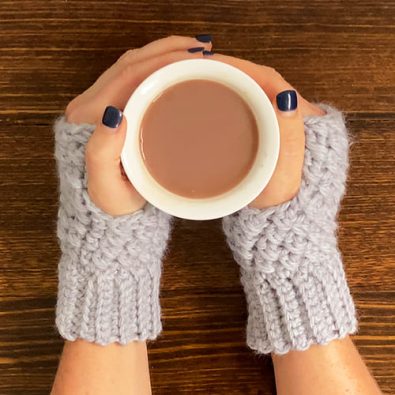 coffee-time-fingerless-crochet-gloves-free-pattern-pdf