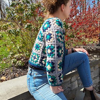 crochet-granny-square-cropped-cardigan-free-pattern