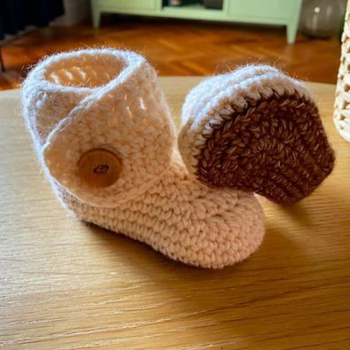 easy-crochet-newborn-booties-free-pattern