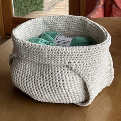 functional-crochet-basket-bag-free-pattern