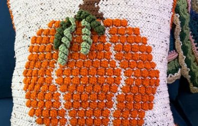 halloween-crochet-pumpkin-pillow-pattern-free