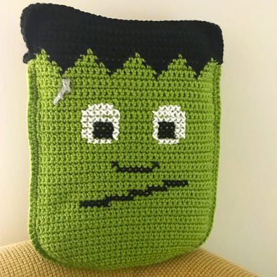 monster-crochet-halloween-pillow-free-pattern