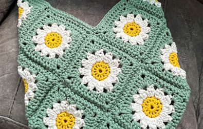 summer-daisy-crochet-bag-free-pattern