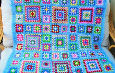 sweet-blue-granny-squares-crochet-blanket-pattern-free