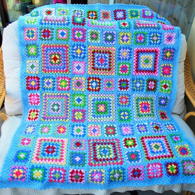 sweet-blue-granny-squares-crochet-blanket-pattern-free