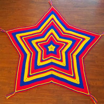 tricolor-free-crochet-star-pattern-blanket