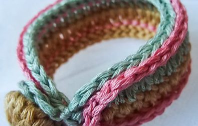 tricolor-crochet-bracelet-free-pattern