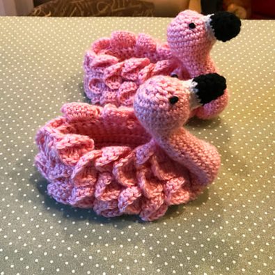 flamingo-easy-baby-booties-crochet-pattern-free