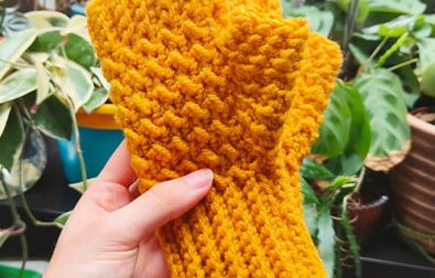 honey-color-free-easy-crochet-pattern-for-fingerless-gloves