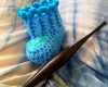 10-minute-crochet-infant-booties-free-pattern