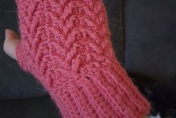 arrows-crochet-free-pattern-fingerless-gloves