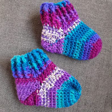 crochet-baby-socks-for-beginners-pattern-free