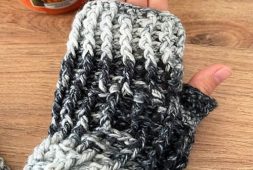 free-crochet-glove-pattern-fingerless-for-winter