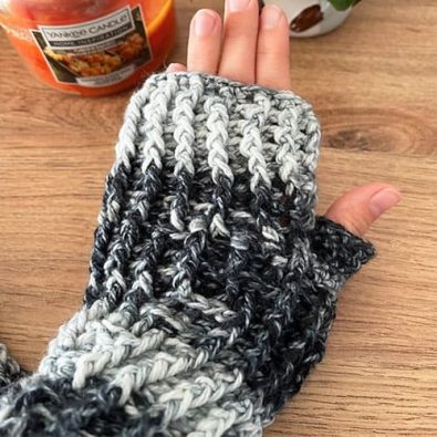 free-crochet-glove-pattern-fingerless-for-winter