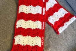 free-wavy-chevron-scarf-crochet-pattern