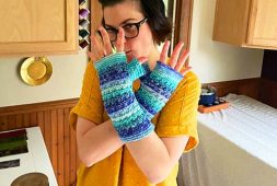 magic-colors-fingerless-mittens-free-crochet-pattern