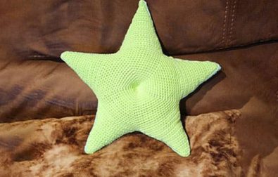 shining-free-crochet-star-pillow-pattern