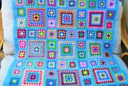 sweet-blue-granny-squares-crochet-blanket-pattern-free